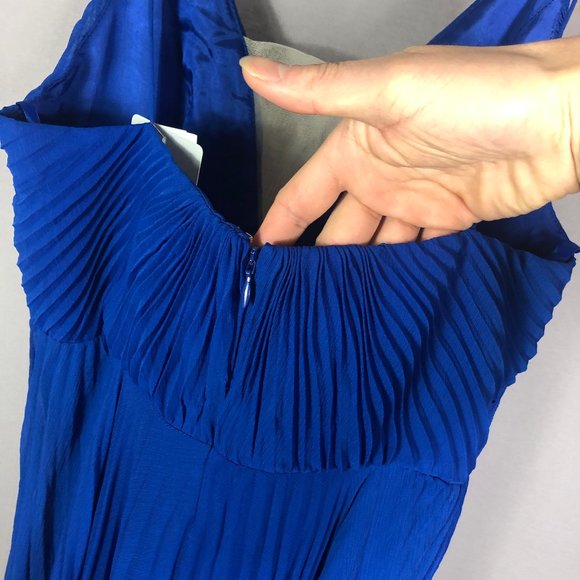 Jill Jill Stuart Pleated Empire Waist Gown Size 6 - Picture 8 of 12